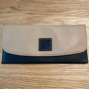 Dooney & Bourke Card Holder/Wallet